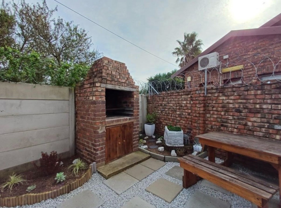 2 Bedroom Property for Sale in Windsor Park Eastern Cape